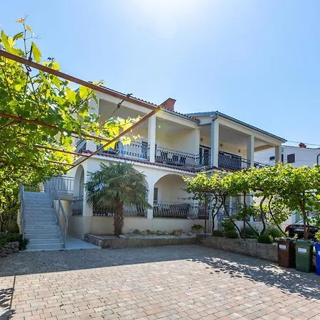 Apartament Daisy Vantacici